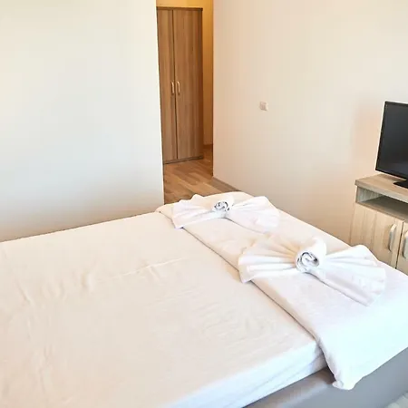 Seaview Bamboo Mamaia *