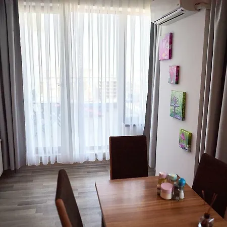 Seaview Bamboo Mamaia 公寓 *
